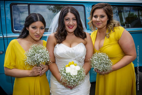 A more traditional style wedding pose Kombilove-traditional-wedding.jpg