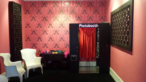 Glam Photobooths the booth in situ Glam-Photobooths-the-booth.jpg